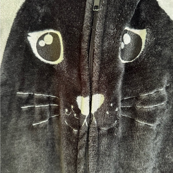 Miss K One Piece Pajamas. Size: 16 years old - Picture 2 of 6